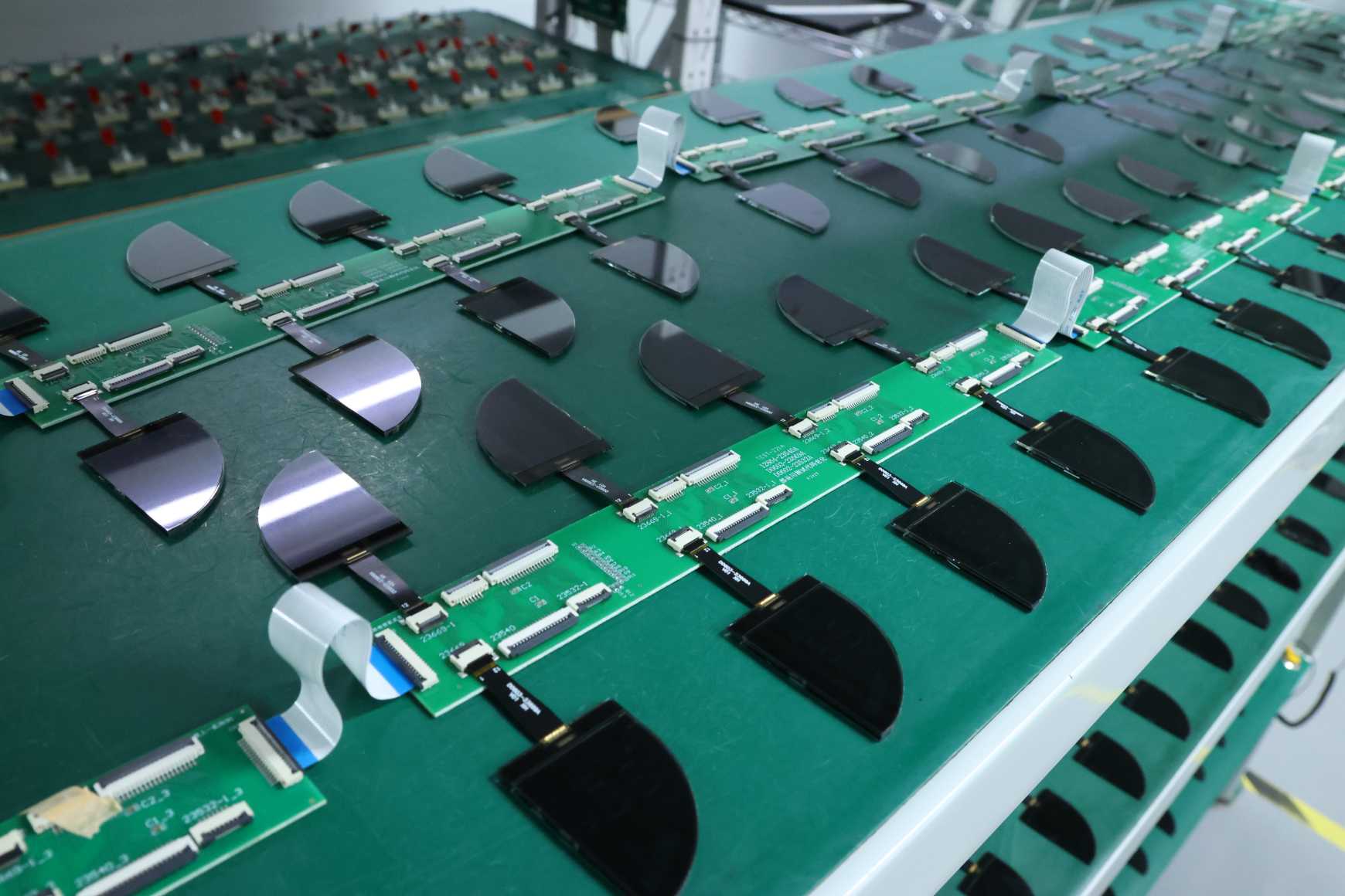 Ekran Teknolojilerinin Sektörler Arası Entegrasyonu Yüz Milyar Dolarlık Pazarı Teşvik Ediyor, Çinli LCD Üreticileri Kişiselleştirme Yolunu Yakalamak İçin Yarışıyor