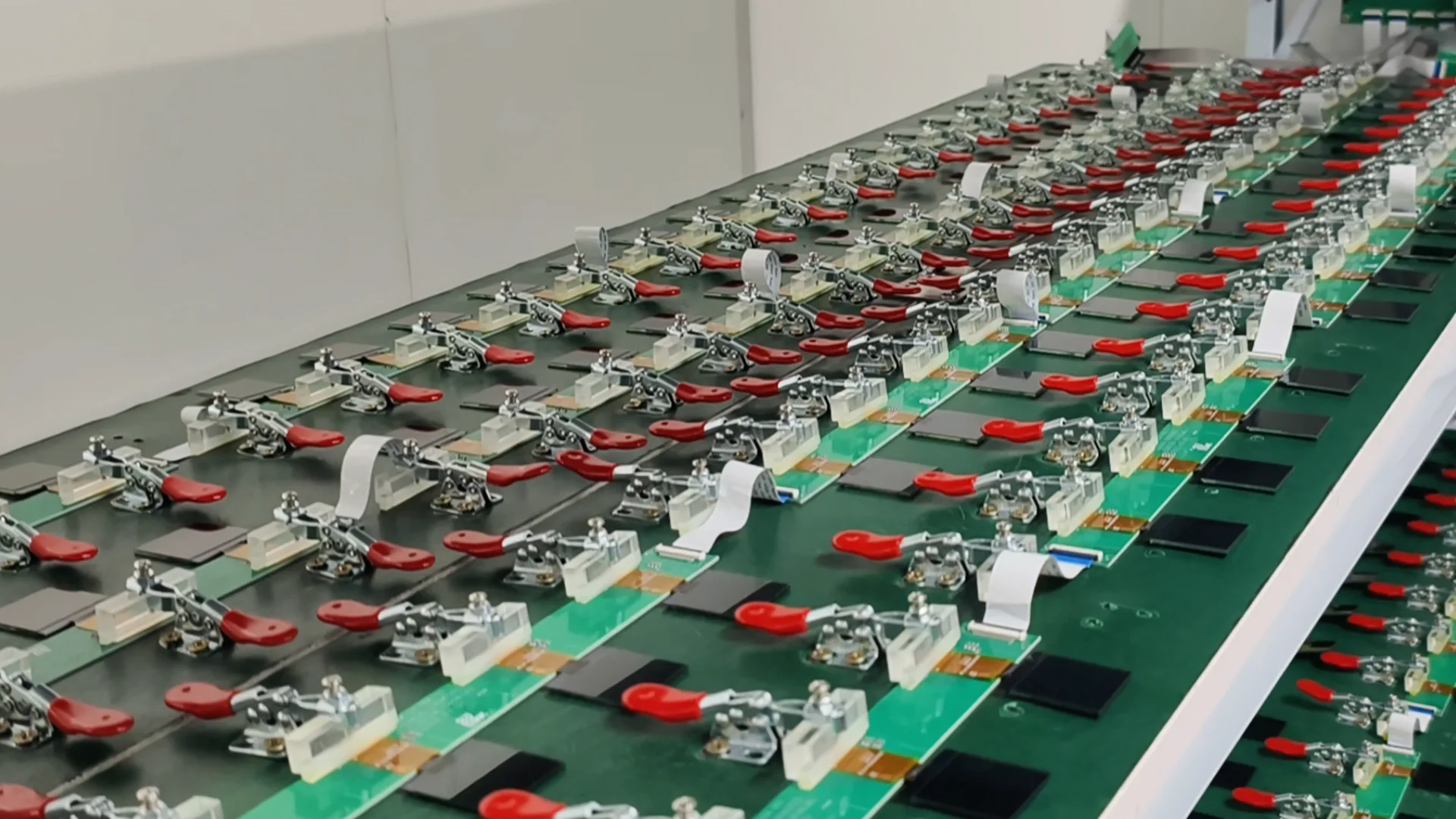 TFT Çevre Sıcaklığı Tasarım Kılavuzu: CNK Electronics'ten Profesyonel Tavsiyeler